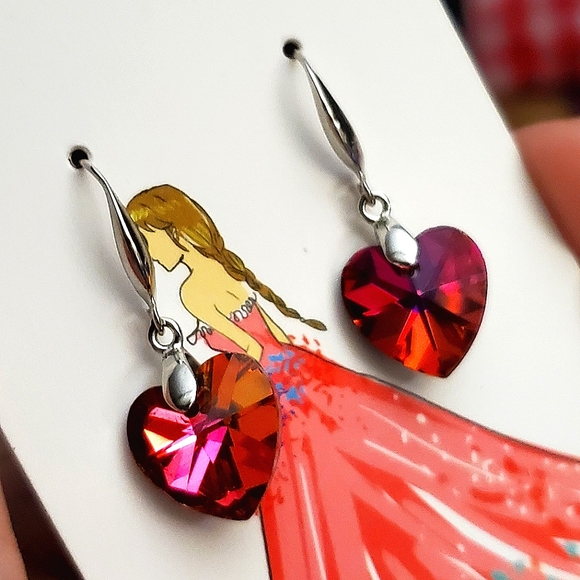 Heart shape ♥️ red/pink crystal earrings. - Picture 3 of 4